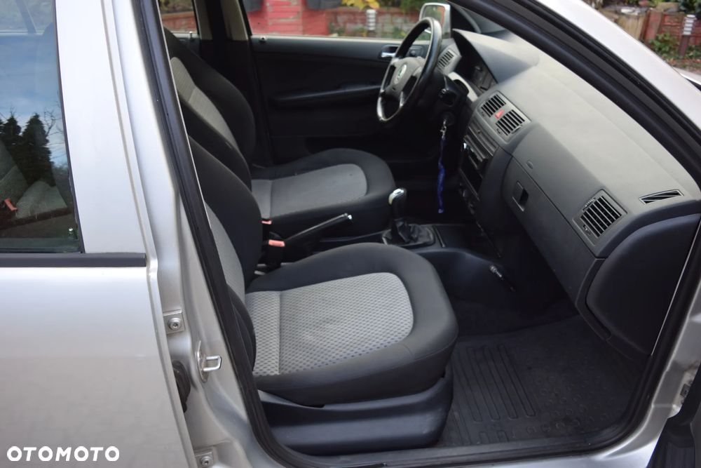 Skoda Fabia 1.4 16V Active - 9