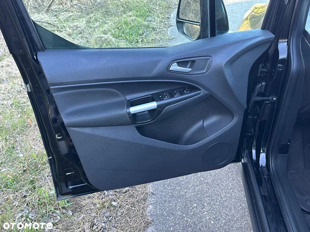 Ford Tourneo Connect Grand - 25