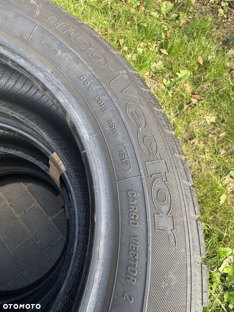 Komplet opon zimowych 225/55/17C GOODYEAR Używane F-Vat - 4