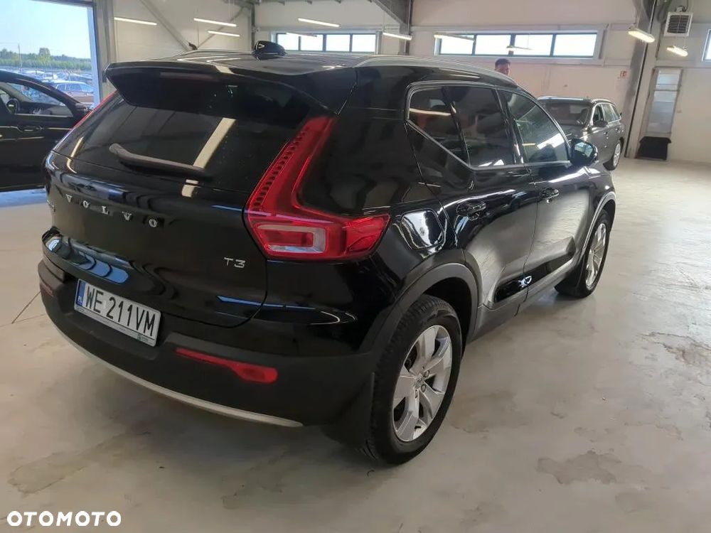Volvo XC 40 T3 Momentum - 4