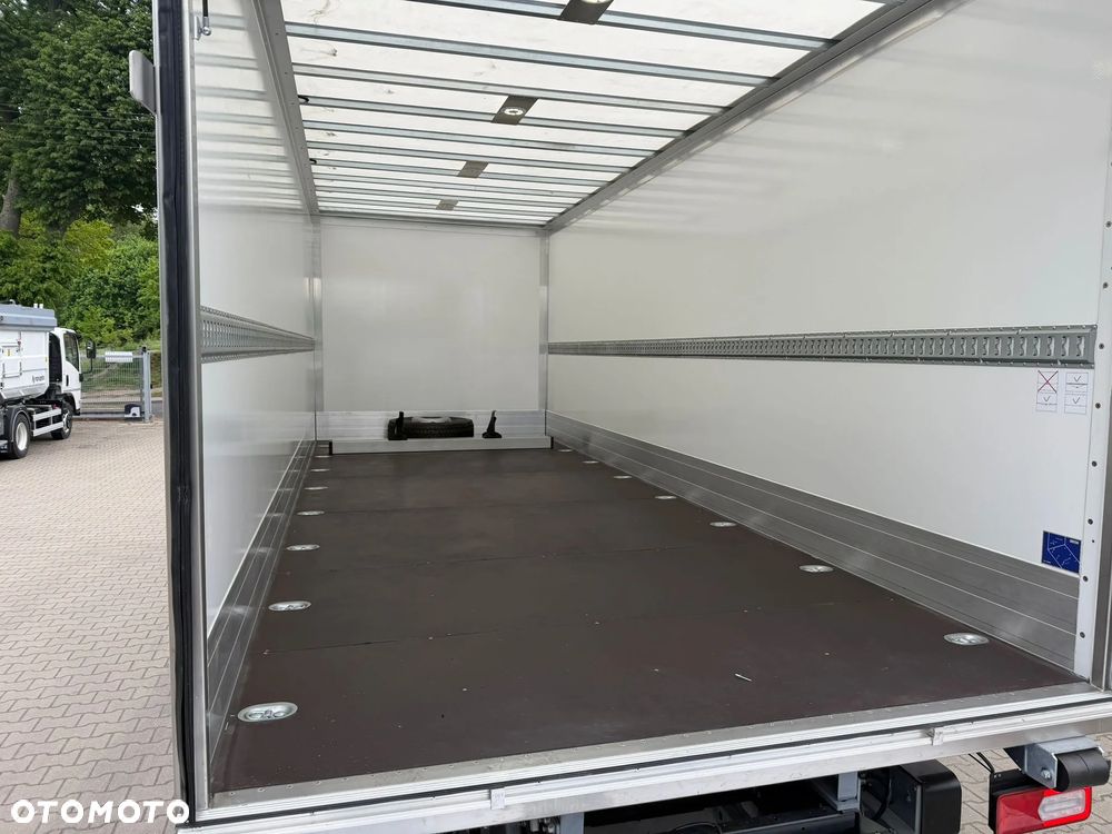Isuzu F14 - 12