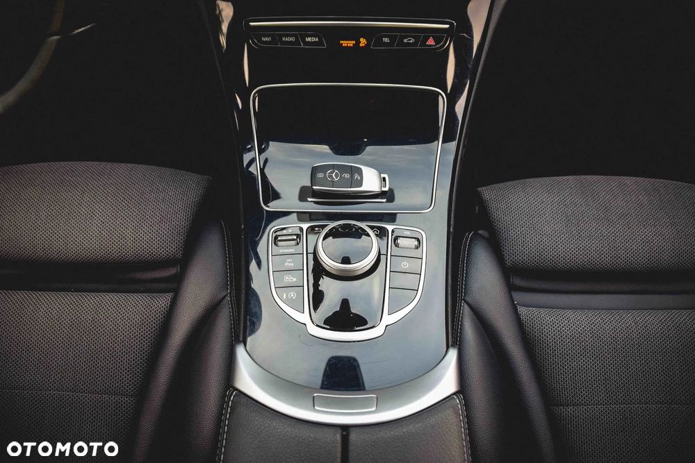 Mercedes-Benz Klasa C 180 9G-TRONIC - 31