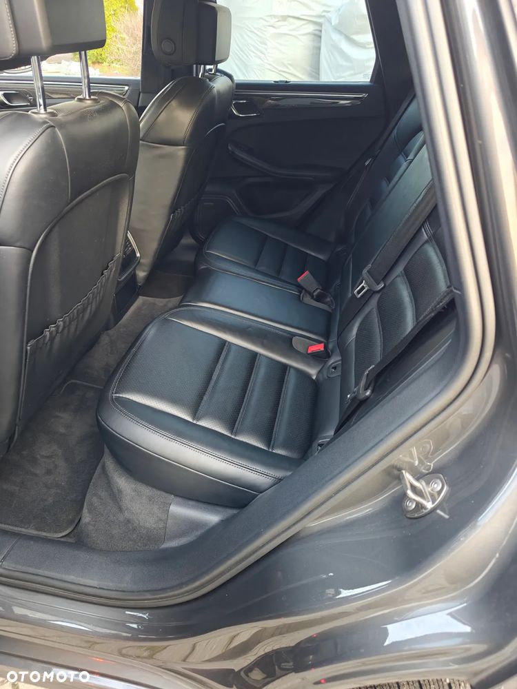Porsche Macan Turbo - 19