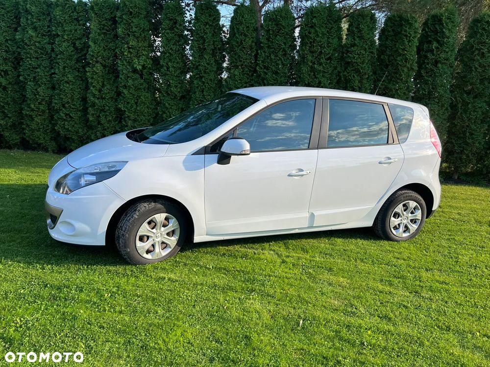 Renault Scenic 2011 photo 2