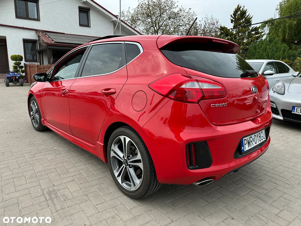 Kia Ceed - 4