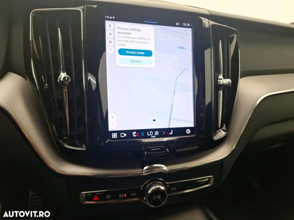 Volvo XC 60 B4 MHEV AT8 AWD R-Design - 5