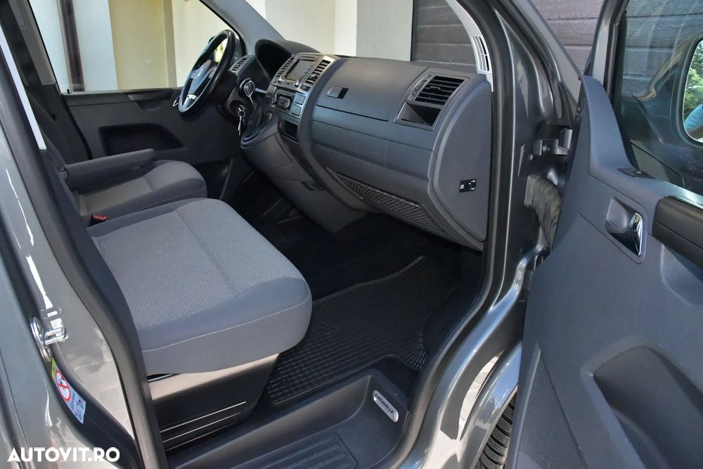 Volkswagen Caravelle - 31