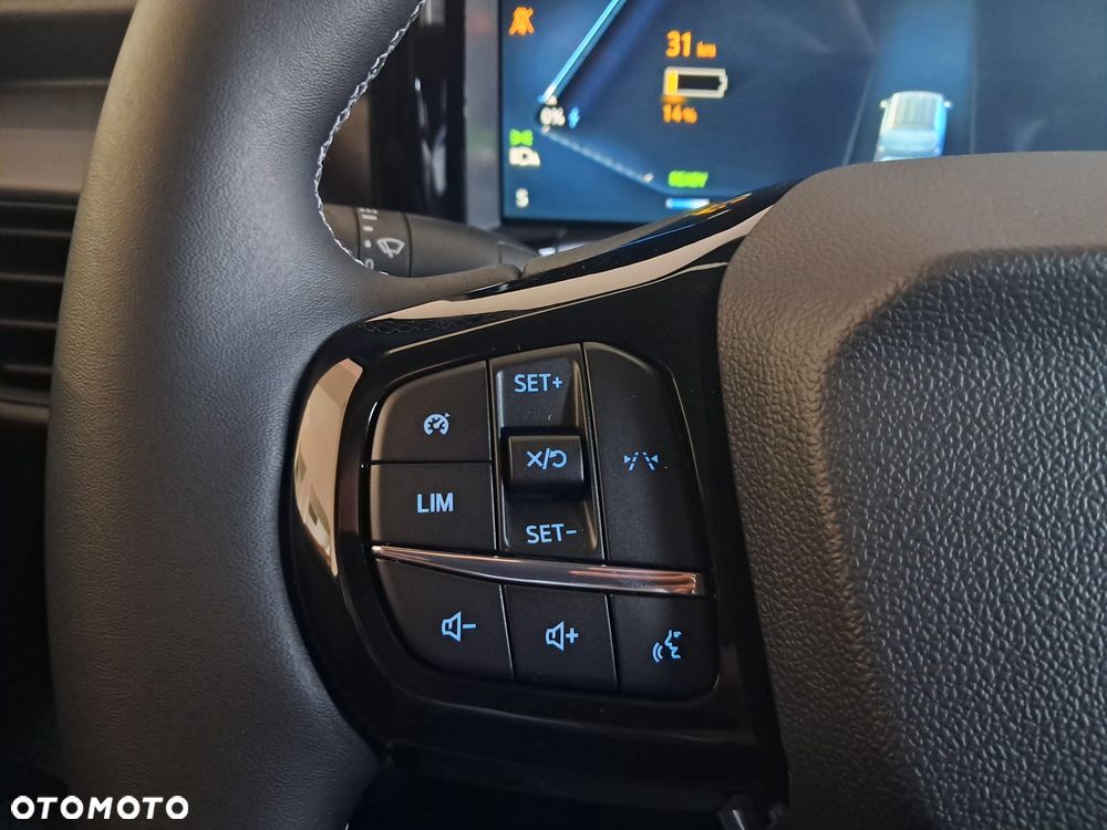 Ford Transit Courier - 13