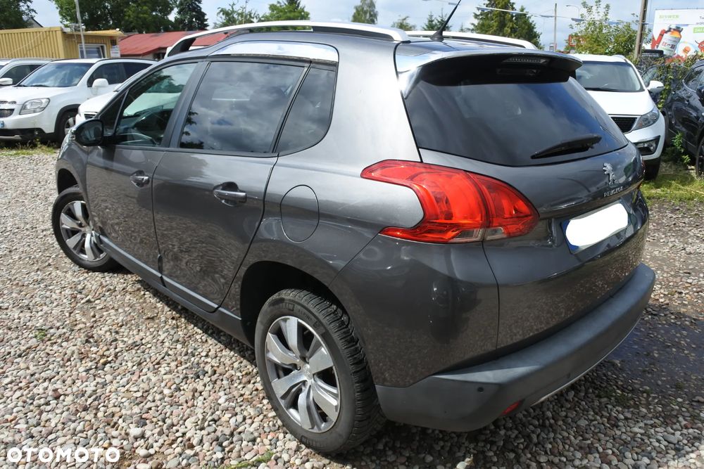 Peugeot 2008 1.2 Pure Tech Style - 4