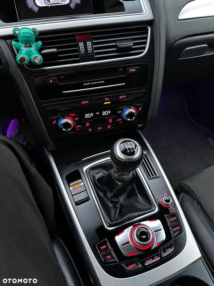 Audi A4 Limousine - 12