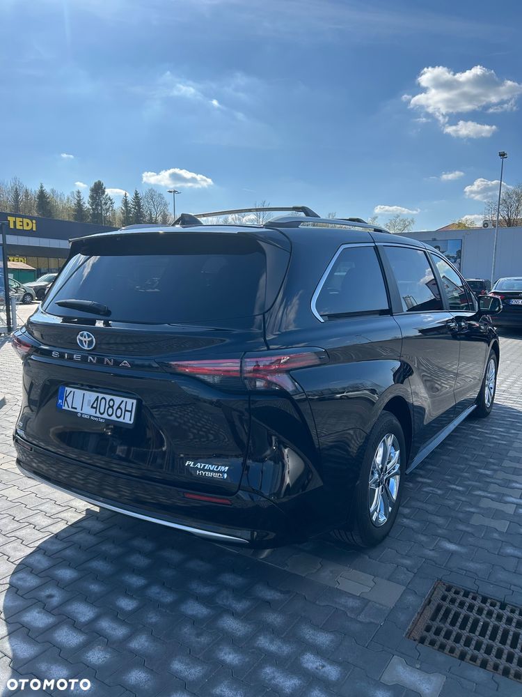 Toyota Sienna - 9