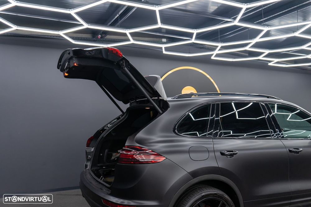 Porsche Cayenne - 30