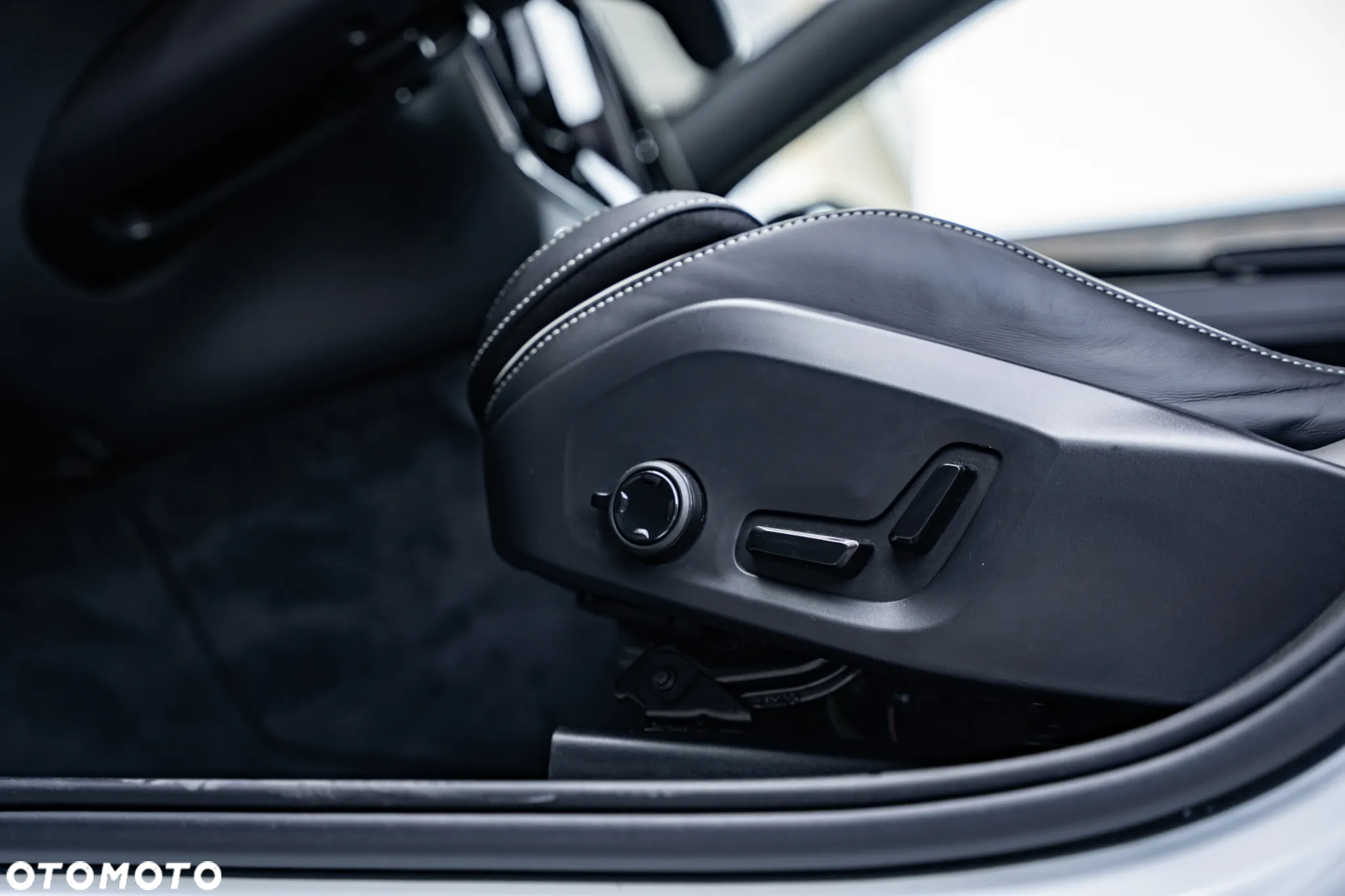 Volvo XC 60 B5 B AWD Geartronic RDesign - 19