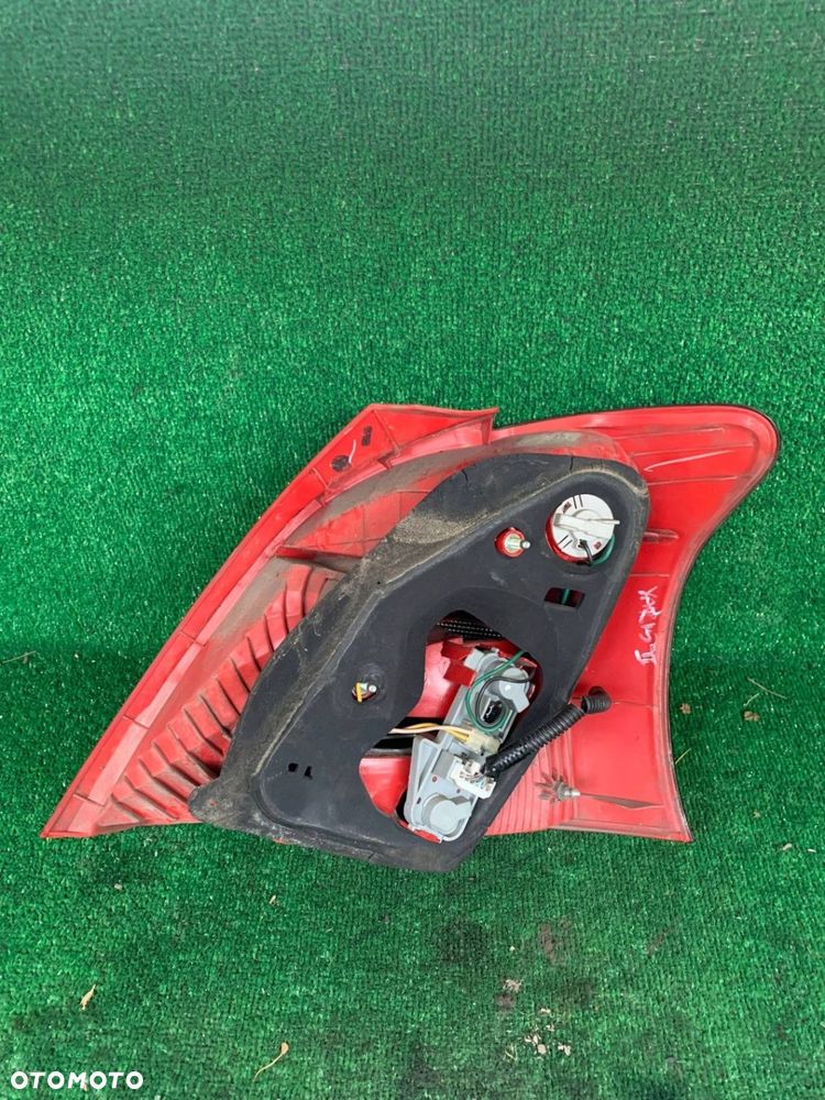 Lampa tył tylna Toyota Yaris II WWA - 6
