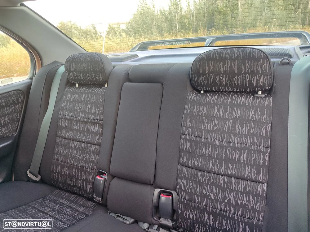 Nissan Primera Sedan 2.0-16 GT - 15