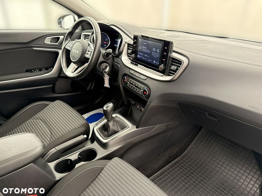Kia Ceed - 23