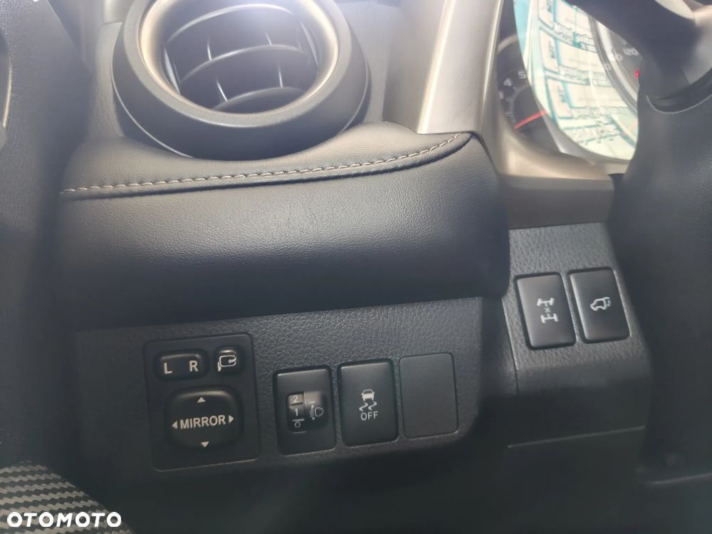 Toyota RAV4 - 6