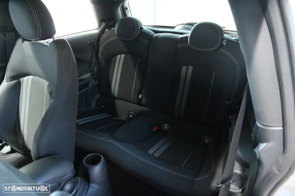 MINI 3 Portas Cooper SE Premium Essential - 12