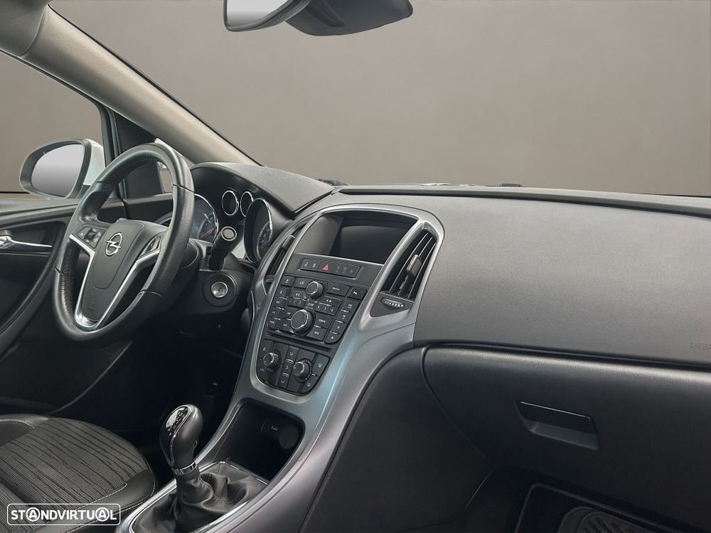 Opel Astra Sports Tourer - 13