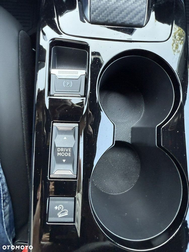 Peugeot 2008 1.2 PureTech Allure S&S EAT8 - 30