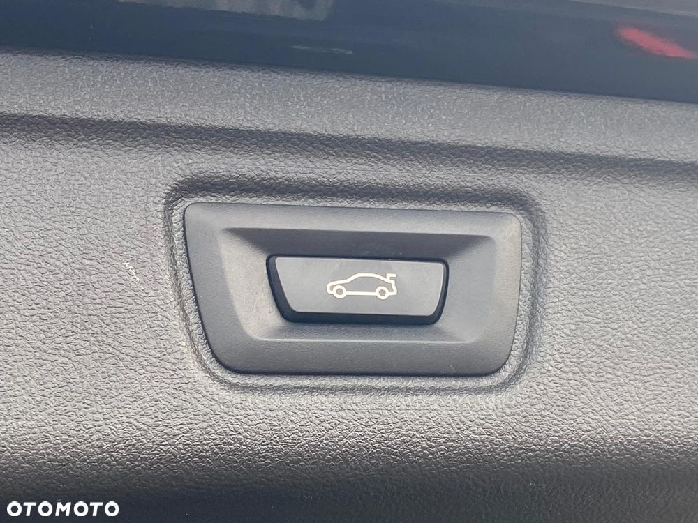 BMW Seria 3 320d xDrive M Sport Sport - 24