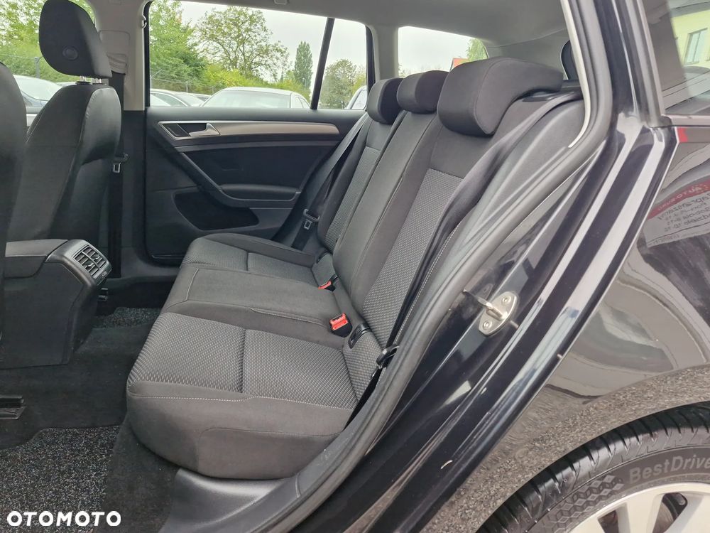 Volkswagen Golf - 17