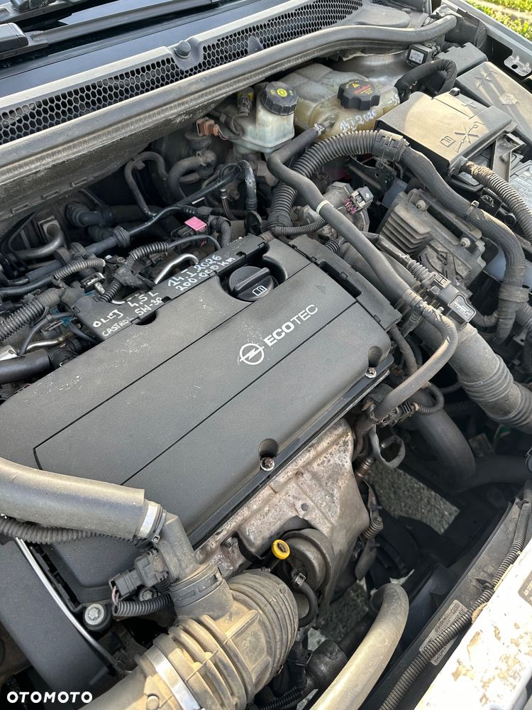 Opel Astra 1.6 T Cosmo - 18