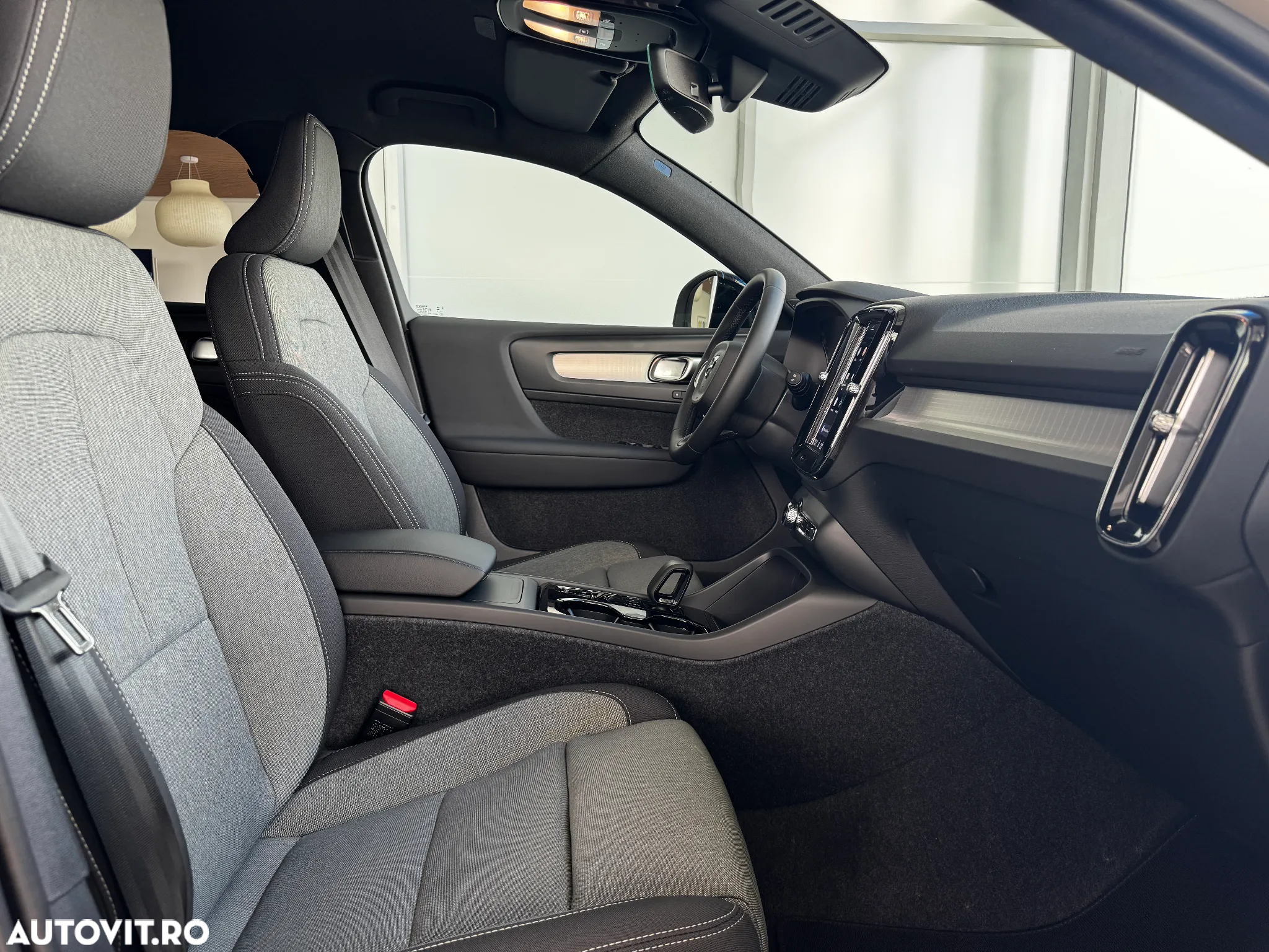 Volvo XC 40 B3 AT FWD MHEV Plus Dark - 10