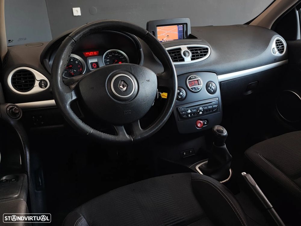 Renault Clio 1.2 16V Dynamique S - 24