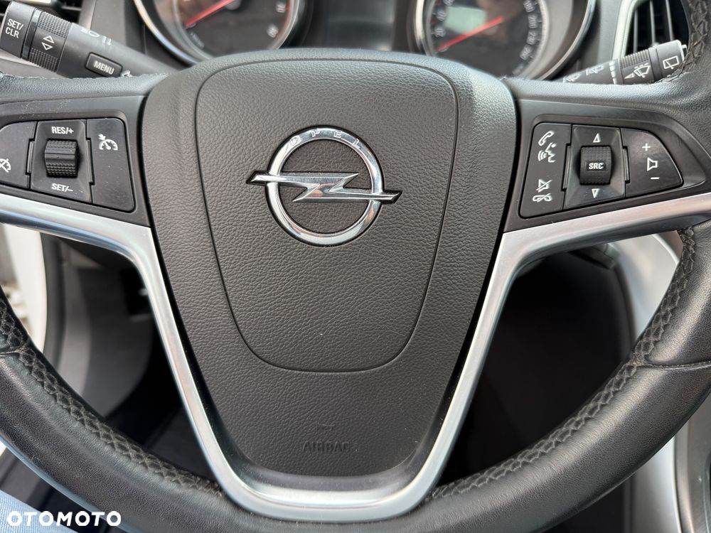 Opel Astra 1.4 T Cosmo - 15