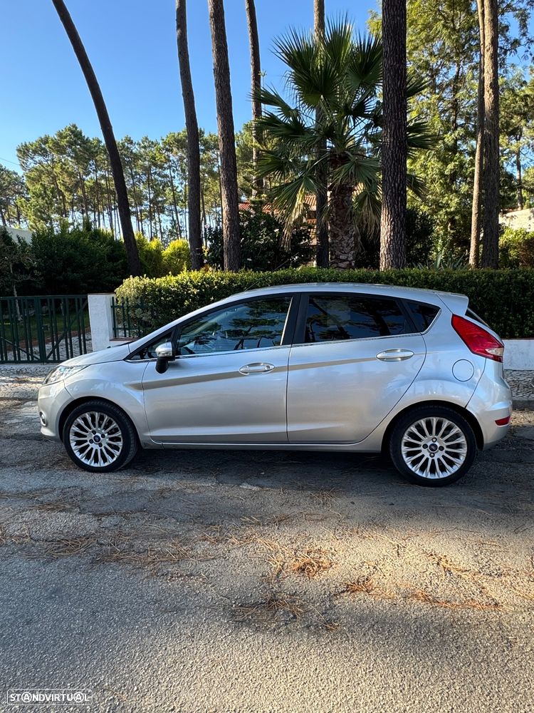 Ford Fiesta 1.4 TDCi Techno - 4