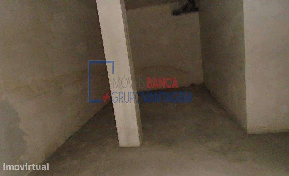 11 GARAGENS - NELAS - VISEU - Grande imagem: 4/22