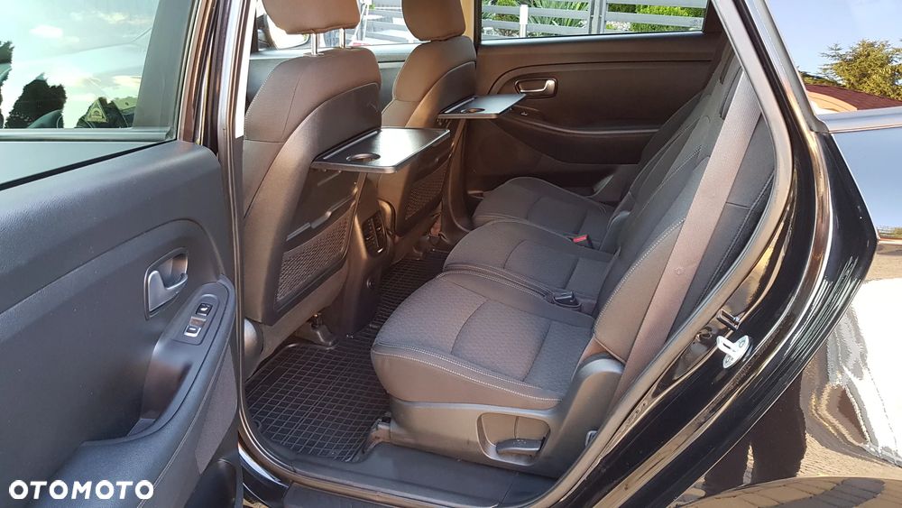 Kia Carens 1.6 GDI Dream Team Edition - 27
