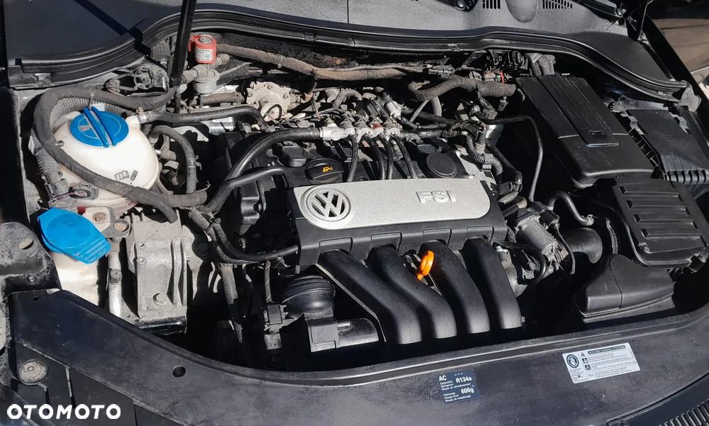 Volkswagen Passat 2.0 FSI Highline - 9