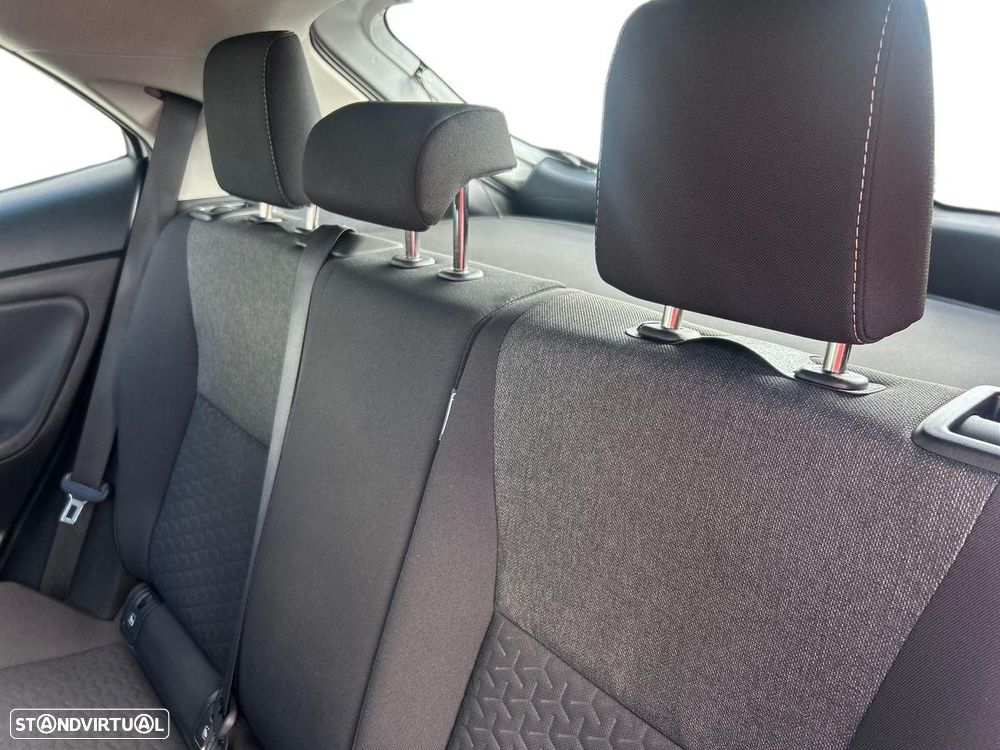 Toyota Yaris Cross 1.5 HDF Comfort Plus - 14