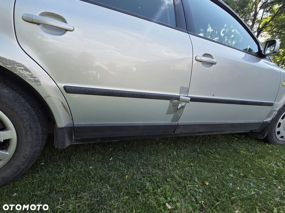 Volkswagen Passat 1.6 - 6
