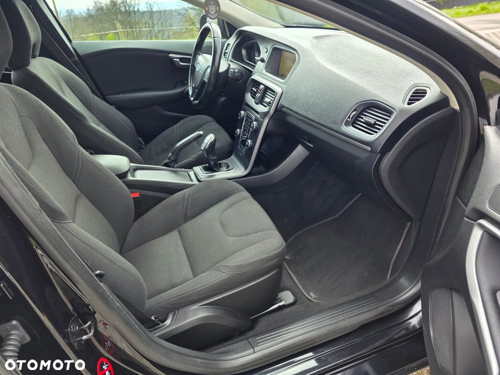 Volvo V40 D2 Momentum - 13