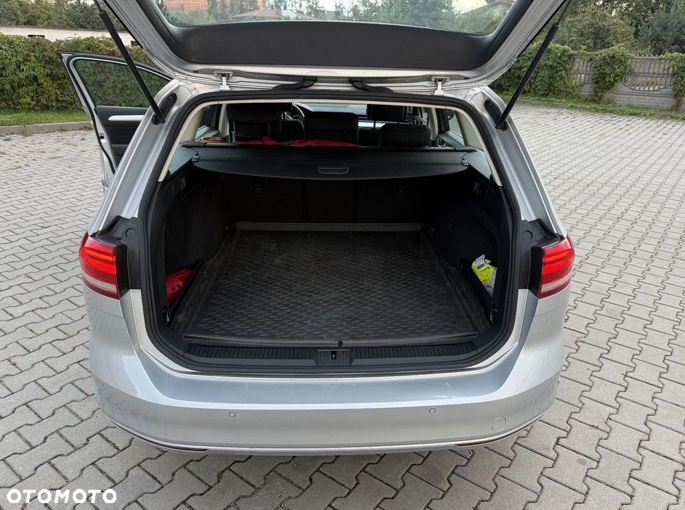 Volkswagen Passat - 16