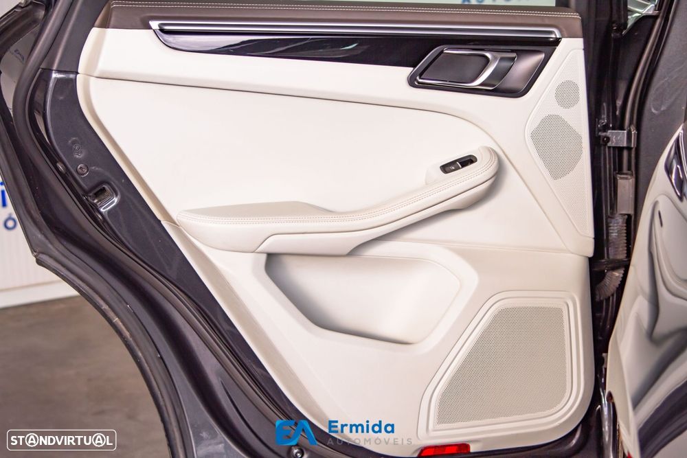 Porsche Macan S All Weather - 38