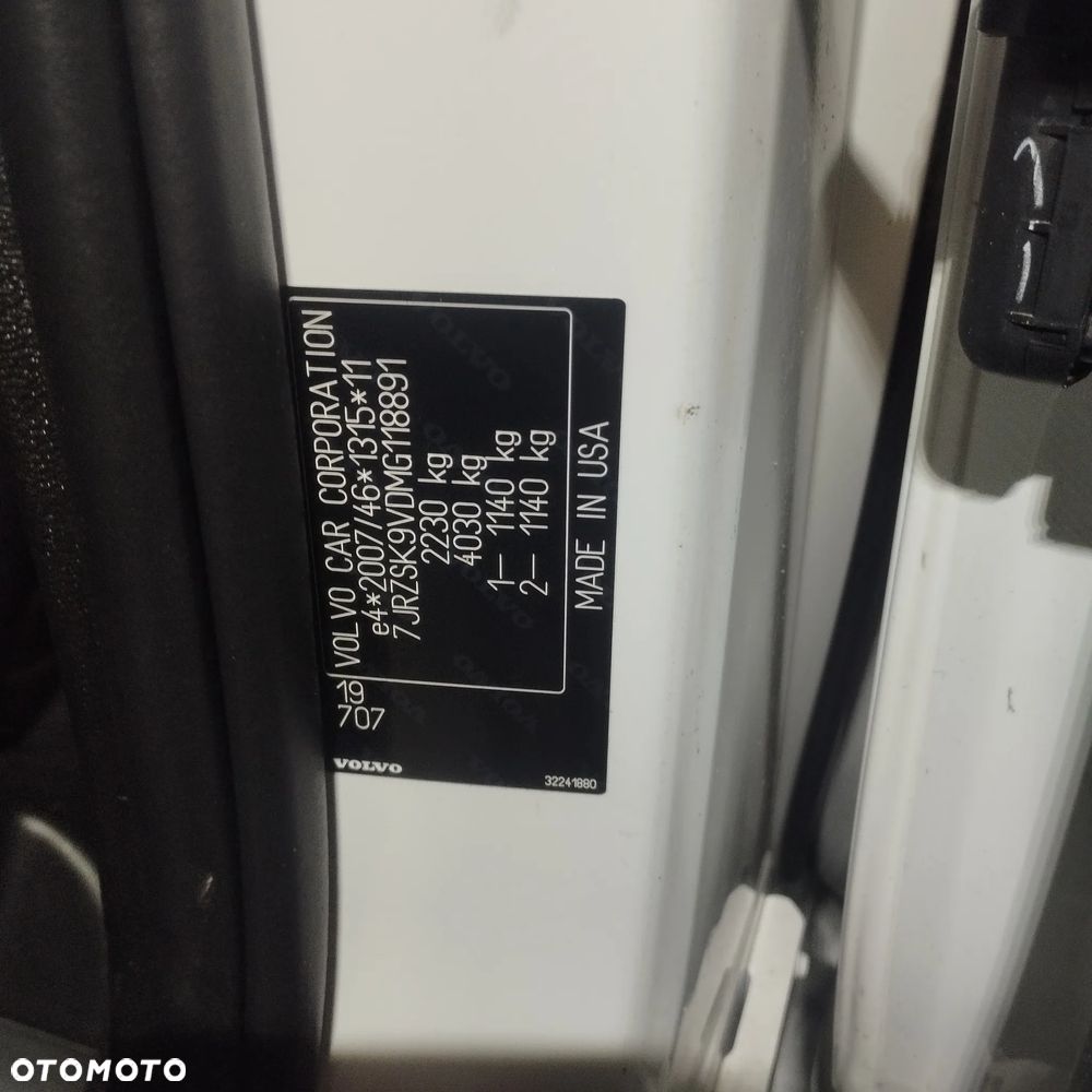 Volvo S60 B4 B R-Design - 25