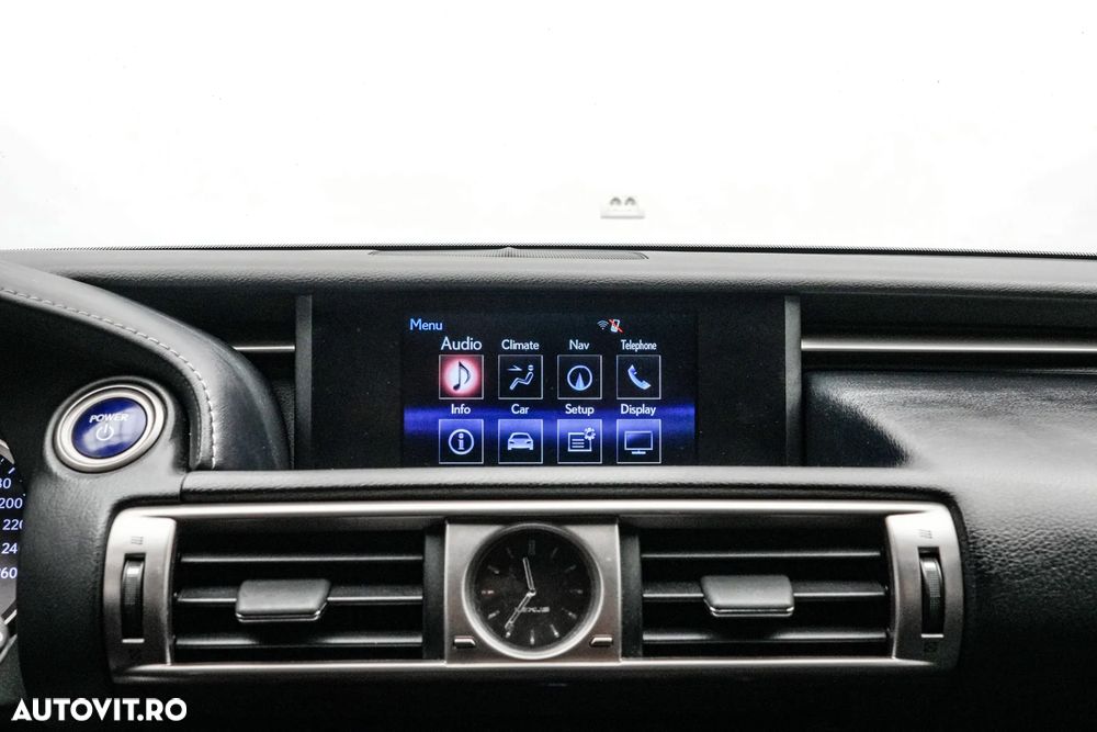 Lexus Seria IS 300h Executive Plus - 22
