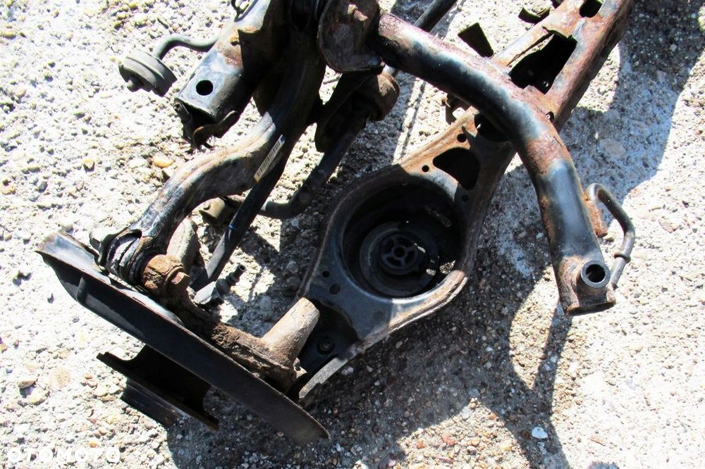 AUDI A3 8P SPORTBACK LIFT BELKA OŚ ZAWIESZENIE TYŁ - 3