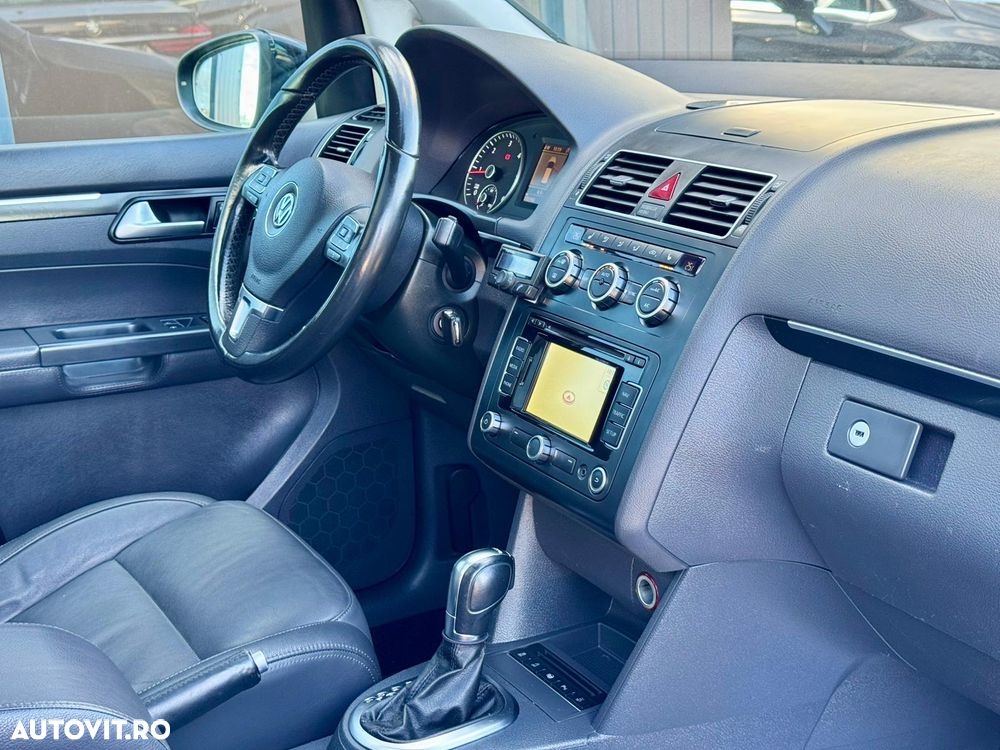 Volkswagen Touran 1.6 TDI DSG Highline - 24