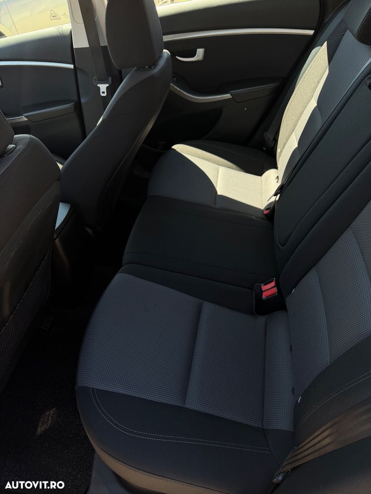 Hyundai i30 1.4 GL Comfort - 14