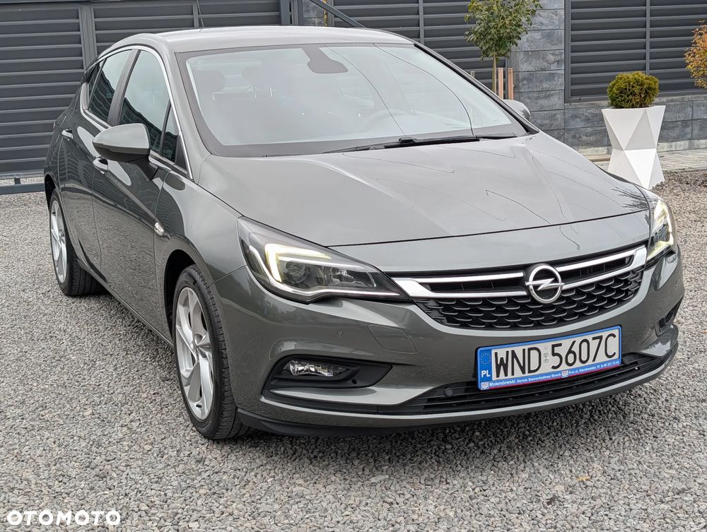 Opel Astra 1.4 T Enjoy S&S - 11