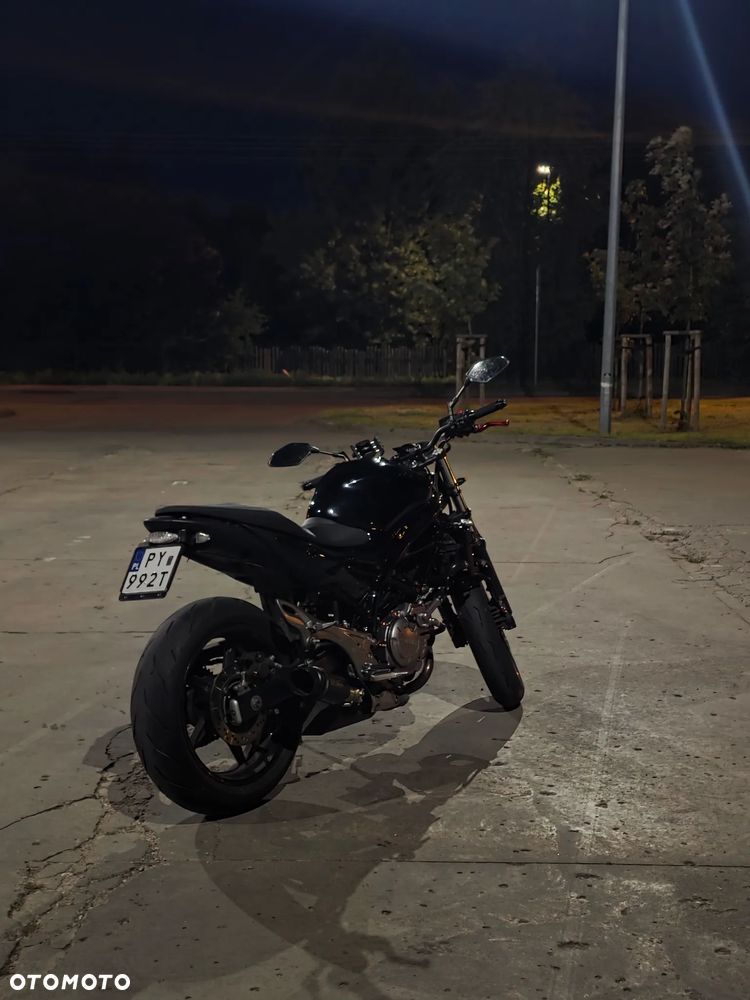 Suzuki Gladius - 2