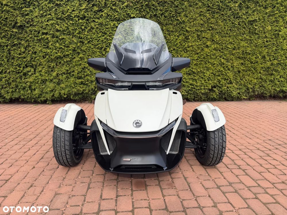 Can-Am Spyder - 2
