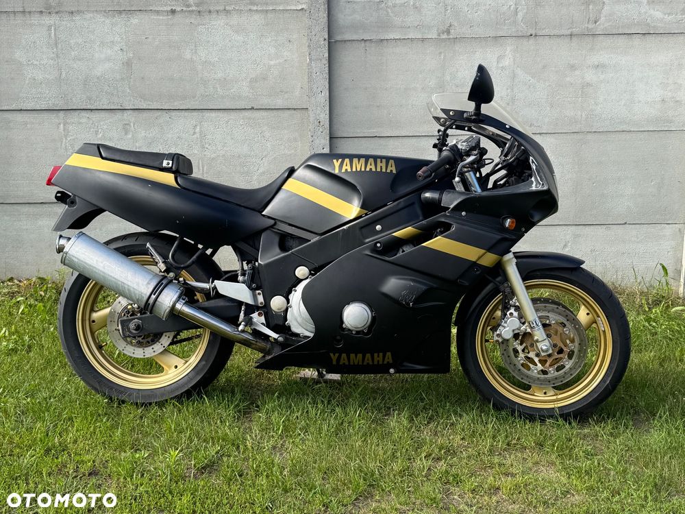 Yamaha FZR - 2