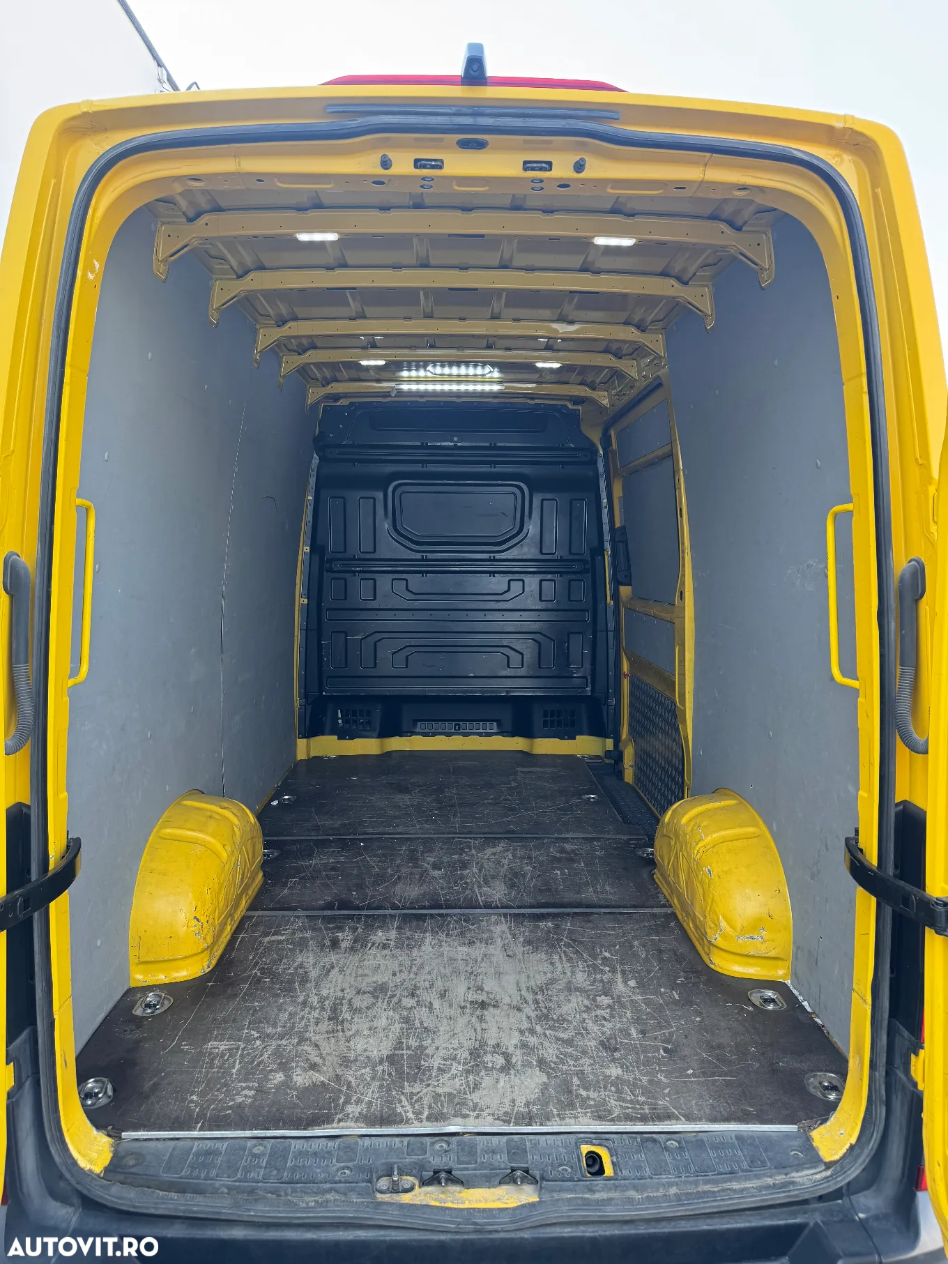Volkswagen Crafter 3.5 CD Bena L3 4M 103kW - 11