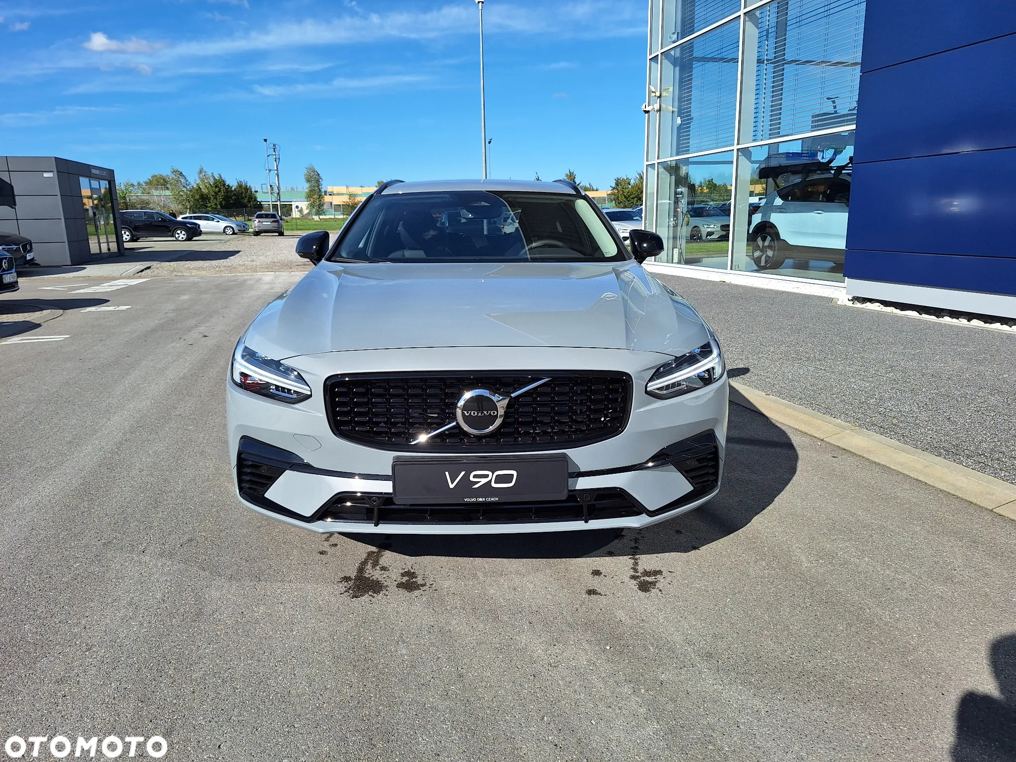 Volvo V90 T6 AWD Plug-In Hybrid Plus Dark - 2